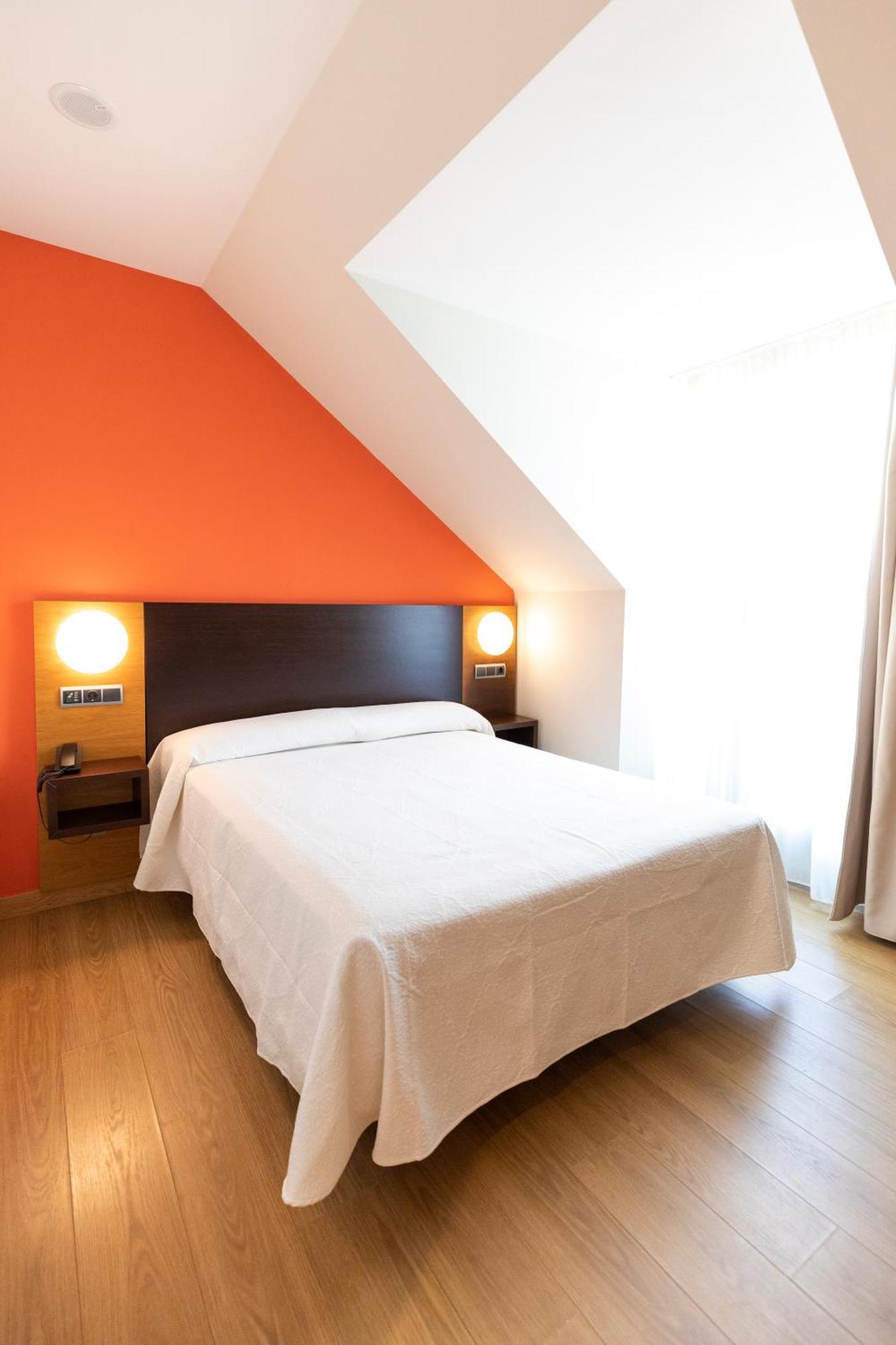 Hotel Maritimo Ris Con Garaje 노하 외부 사진