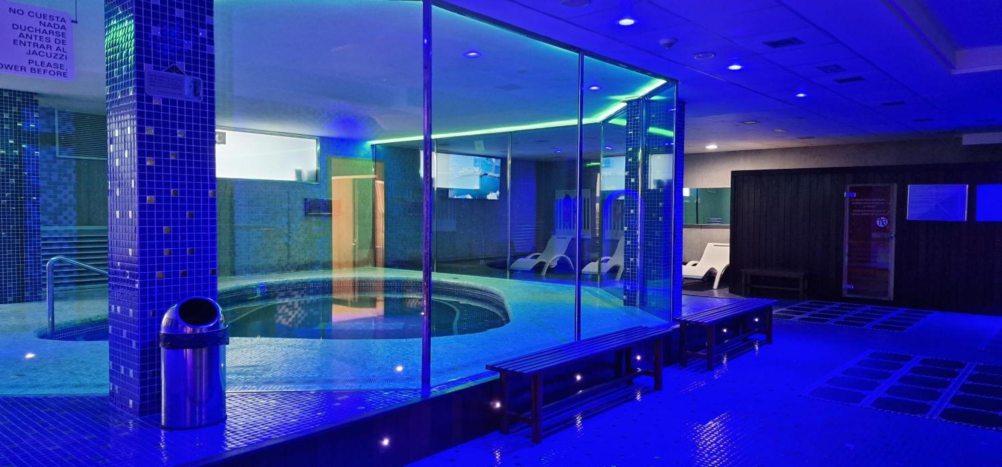 Hotel Maritimo Ris Con Garaje 노하 외부 사진