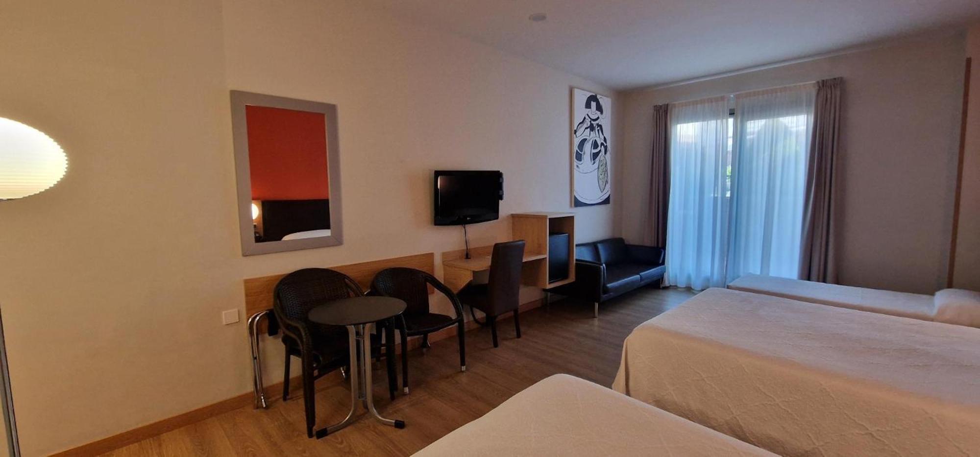 Hotel Maritimo Ris Con Garaje 노하 외부 사진